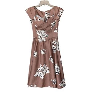 NEW! Stop Staring! Dress Alicia Estrada Floral Taupe Sweetheart Neck Size Small
